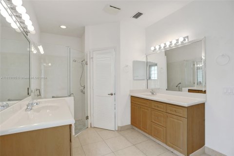 Villa ou maison à vendre à Pembroke Pines, Floride: 4 chambres, 262.08 m2 № 1316251 - photo 15