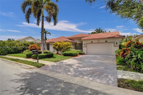 Villa ou maison à vendre à Pembroke Pines, Floride: 4 chambres, 262.08 m2 № 1316251 - photo 1