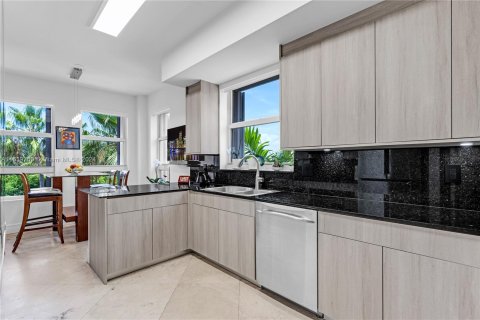 Condo in Key Biscayne, Florida, 3 bedrooms  № 1316321 - photo 25