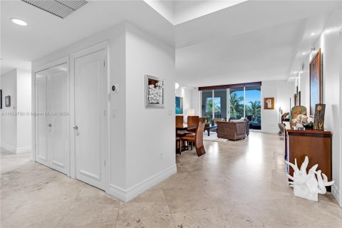 Condo in Key Biscayne, Florida, 3 bedrooms  № 1316321 - photo 19