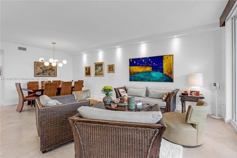 Condo in Key Biscayne, Florida, 3 bedrooms  № 1316321 - photo 22