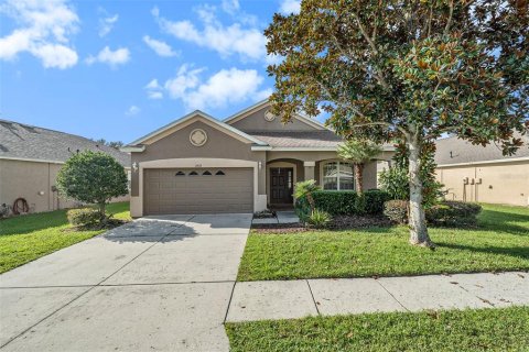 House in Land O' Lakes, Florida 4 bedrooms, 159.23 sq.m. № 1387367 - photo 1