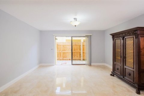 Touwnhouse à vendre à Tampa, Floride: 3 chambres, 147.53 m2 № 1387326 - photo 11