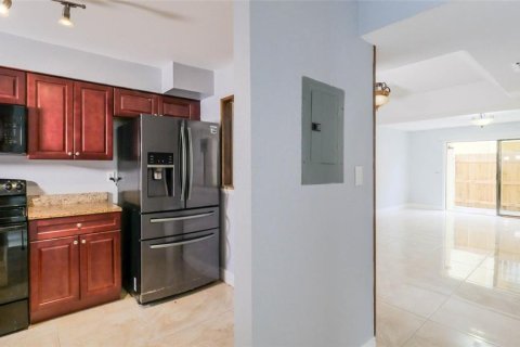 Adosado en venta en Tampa, Florida, 3 dormitorios, 147.53 m2 № 1387326 - foto 8