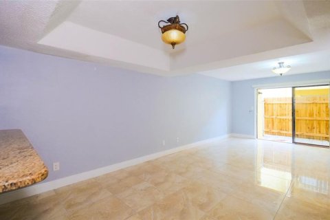 Adosado en venta en Tampa, Florida, 3 dormitorios, 147.53 m2 № 1387326 - foto 10