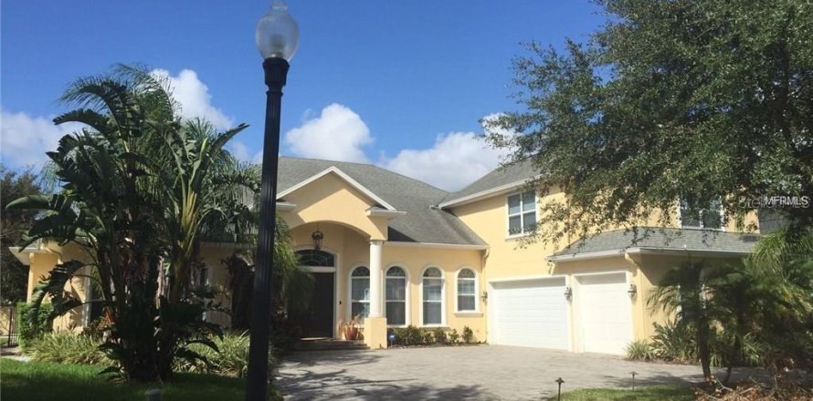 House in Windermere, Florida 5 bedrooms, 374.49 sq.m. № 1340248