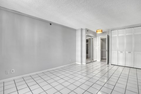 Condominio en venta en Highland Beach, Florida, 2 dormitorios, 97.55 m2 № 857051 - foto 23