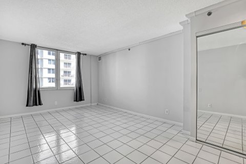 Condominio en venta en Highland Beach, Florida, 2 dormitorios, 97.55 m2 № 857051 - foto 25