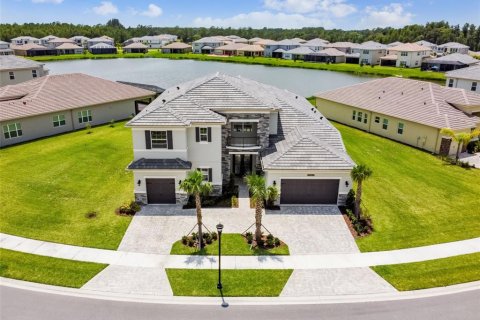 Villa ou maison à vendre à Wesley Chapel, Floride: 4 chambres, 418.15 m2 № 567095 - photo 4