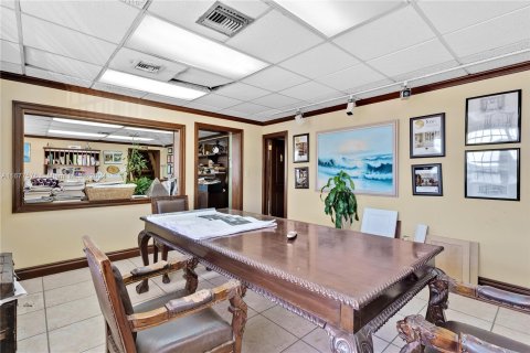 Immobilier commercial à vendre à Hialeah, Floride № 1409303 - photo 12