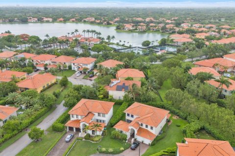 Casa en venta en Cutler Bay, Florida, 5 dormitorios, 315.77 m2 № 1228023 - foto 28