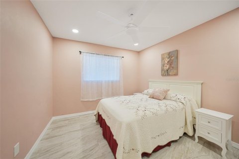 Condo in Punta Gorda, Florida, 2 bedrooms  № 1352500 - photo 26