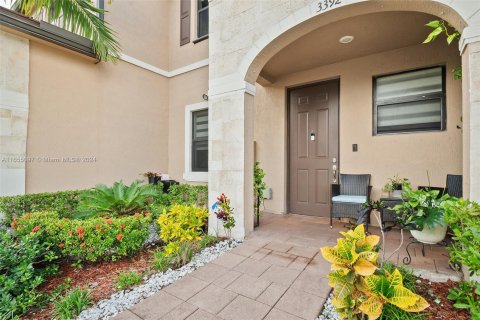 Townhouse in Hialeah, Florida 3 bedrooms, 137.77 sq.m. № 1352227 - photo 9