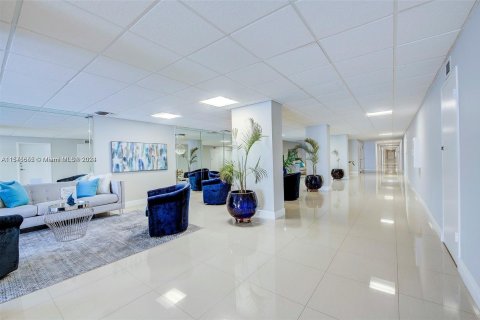 Condominio en venta en Hollywood, Florida, 1 dormitorio, 77.29 m2 № 1159348 - foto 13