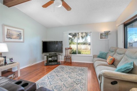 Villa ou maison à vendre à Deltona, Floride: 4 chambres, 180.97 m2 № 989902 - photo 9
