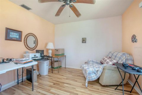 Casa en venta en Deltona, Florida, 4 dormitorios, 180.97 m2 № 989902 - foto 23