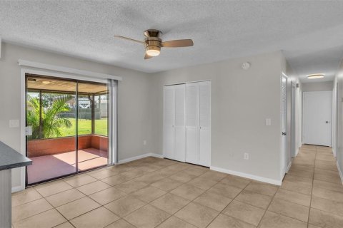 House in Lakeland, Florida 3 bedrooms, 122.17 sq.m. № 1422842 - photo 13