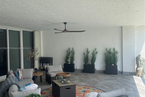 Condo in Sunny Isles Beach, Florida, 3 bedrooms  № 1097371 - photo 13