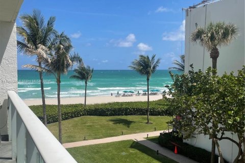 Copropriété à vendre à Sunny Isles Beach, Floride: 3 chambres, 275.92 m2 № 1097371 - photo 15