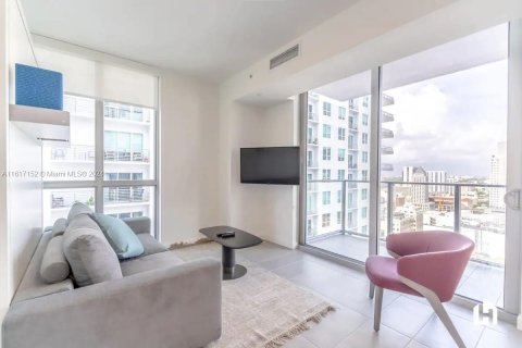 Condominio en venta en Miami, Florida, 1 dormitorio, 55.65 m2 № 1238605 - foto 2