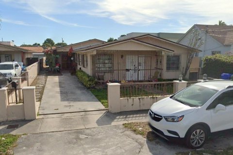 Commercial property in Miami, Florida 265.42 sq.m. № 1238603 - photo 1