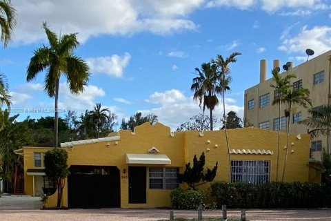 Immobilier commercial à vendre à North Miami, Floride: 305.56 m2 № 1209884 - photo 1