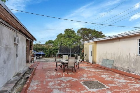 Casa en venta en Miami, Florida, 3 dormitorios, 103.49 m2 № 1377173 - foto 30