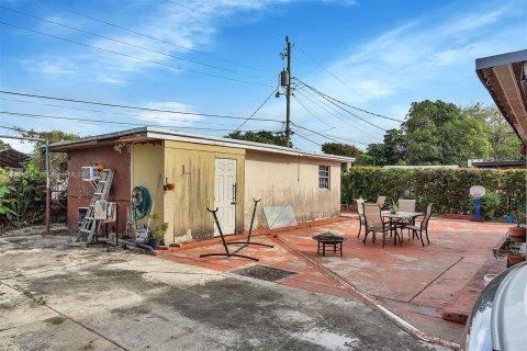 House in Miami, Florida 3 bedrooms, 103.49 sq.m. № 1377173 - photo 29