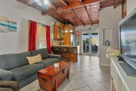 Casa en venta en Miami, Florida, 3 dormitorios, 103.49 m2 № 1377173 - foto 5