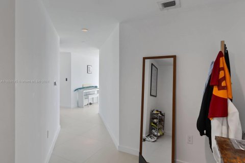 Copropriété à vendre à Miami, Floride: 2 chambres, 138.89 m2 № 1271809 - photo 25