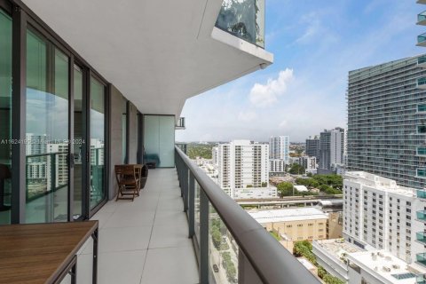 Condo in Miami, Florida, 2 bedrooms  № 1271809 - photo 9