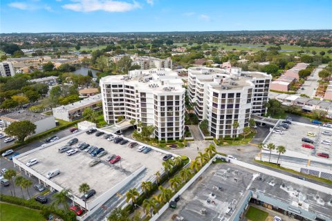 Condo in Miami, Florida, 2 bedrooms  № 1272179 - photo 17