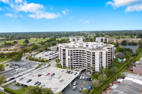 Condo in Miami, Florida, 2 bedrooms  № 1272179 - photo 16