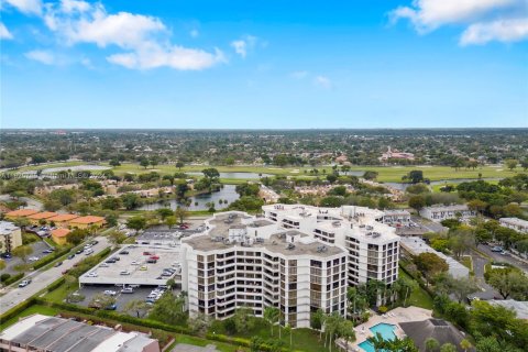 Condo in Miami, Florida, 2 bedrooms  № 1272179 - photo 1