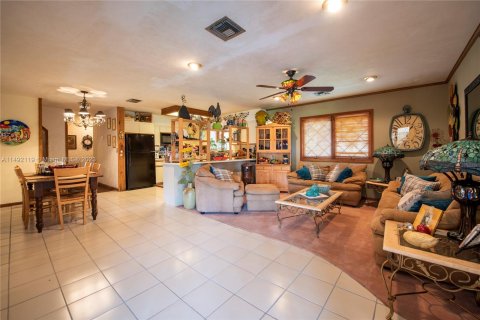 Casa en venta en Davie, Florida, 6 dormitorios, 410.07 m2 № 866269 - foto 28