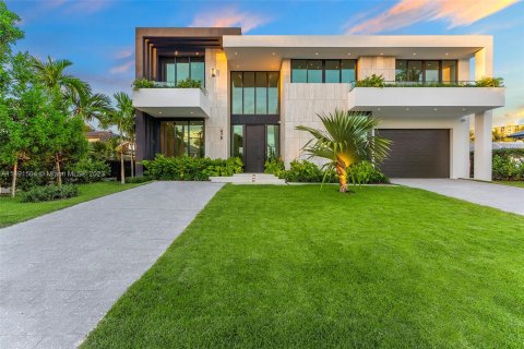 Villa ou maison à vendre à Hallandale Beach, Floride: 7 chambres, 578.78 m2 № 866228 - photo 8