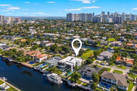 Villa ou maison à vendre à Hallandale Beach, Floride: 7 chambres, 578.78 m2 № 866228 - photo 2