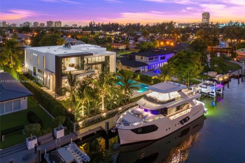 Villa ou maison à vendre à Hallandale Beach, Floride: 7 chambres, 578.78 m2 № 866228 - photo 6