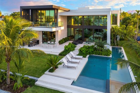 Villa ou maison à vendre à Hallandale Beach, Floride: 7 chambres, 578.78 m2 № 866228 - photo 4