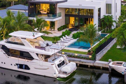 Villa ou maison à vendre à Hallandale Beach, Floride: 7 chambres, 578.78 m2 № 866228 - photo 3