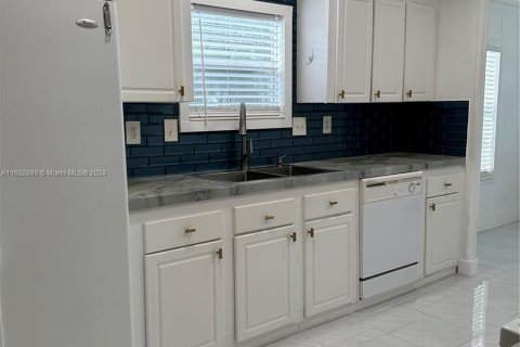 Apartamento en alquiler en Dania Beach, Florida, 2 dormitorios, 120.4 m2 № 1347622 - foto 3