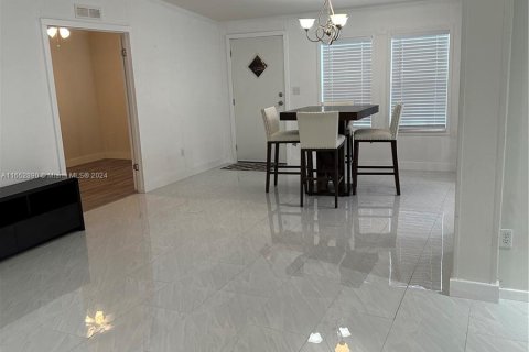 Apartamento en alquiler en Dania Beach, Florida, 2 dormitorios, 120.4 m2 № 1347622 - foto 7