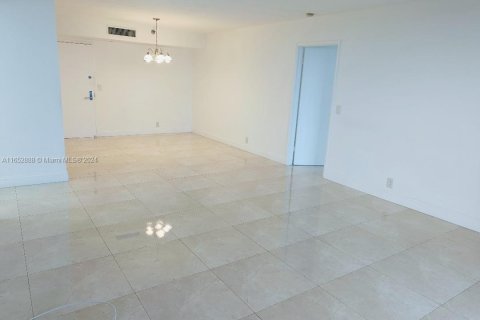 Copropriété à louer à Aventura, Floride: 2 chambres, 105.63 m2 № 1347624 - photo 5