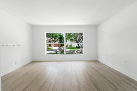 Casa en venta en Sunrise, Florida, 5 dormitorios, 337.51 m2 № 1347623 - foto 14