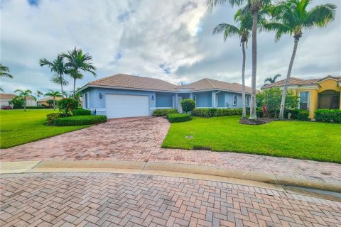 Villa ou maison à vendre à St. Lucie, Floride: 3 chambres, 229.28 m2 № 855132 - photo 2