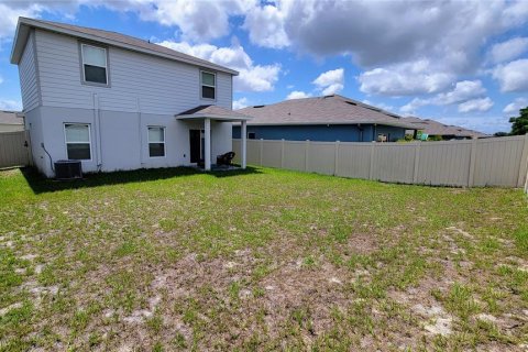 Casa en venta en Zephyrhills, Florida, 4 dormitorios, 176.05 m2 № 1278561 - foto 7