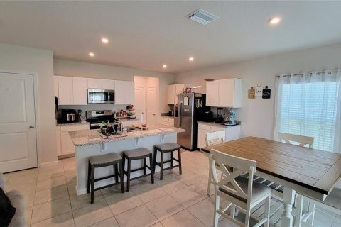 Casa en venta en Zephyrhills, Florida, 4 dormitorios, 176.05 m2 № 1278561 - foto 13