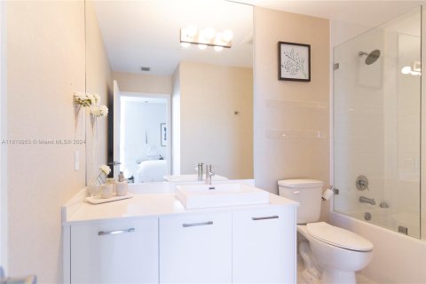 Condo in Miami, Florida, 1 bedroom  № 1233144 - photo 9