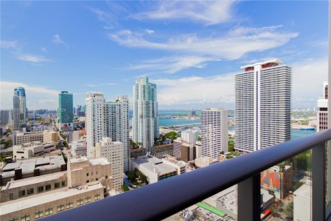 Condo in Miami, Florida, 1 bedroom  № 1233144 - photo 10