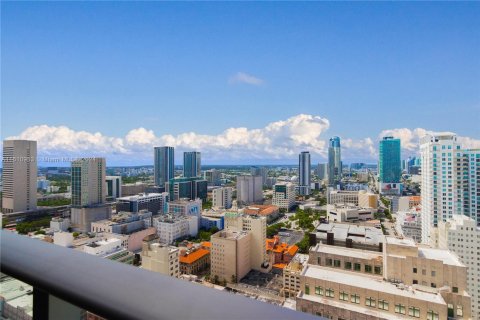 Condo in Miami, Florida, 1 bedroom  № 1233144 - photo 11